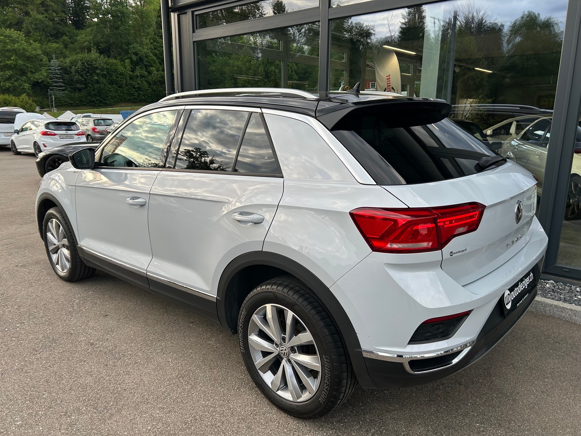 VW T-Roc 1.0 TSI Advance-image-4