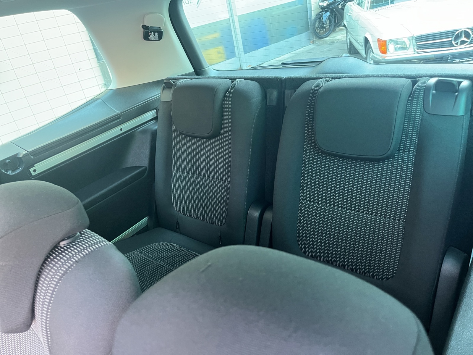 SEAT Alhambra 2.0 TDI DSG Style-image-18