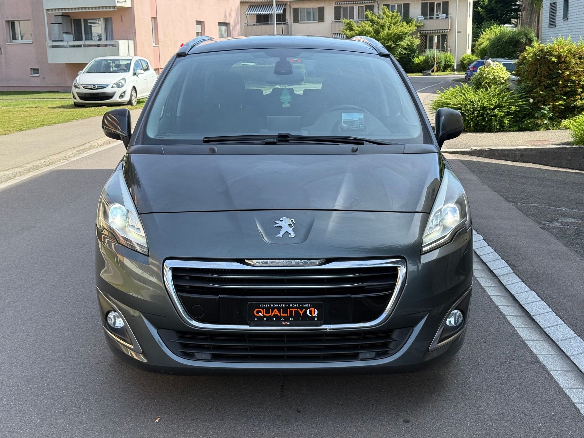 PEUGEOT 5008 1.6 THP Allure Tiptronic