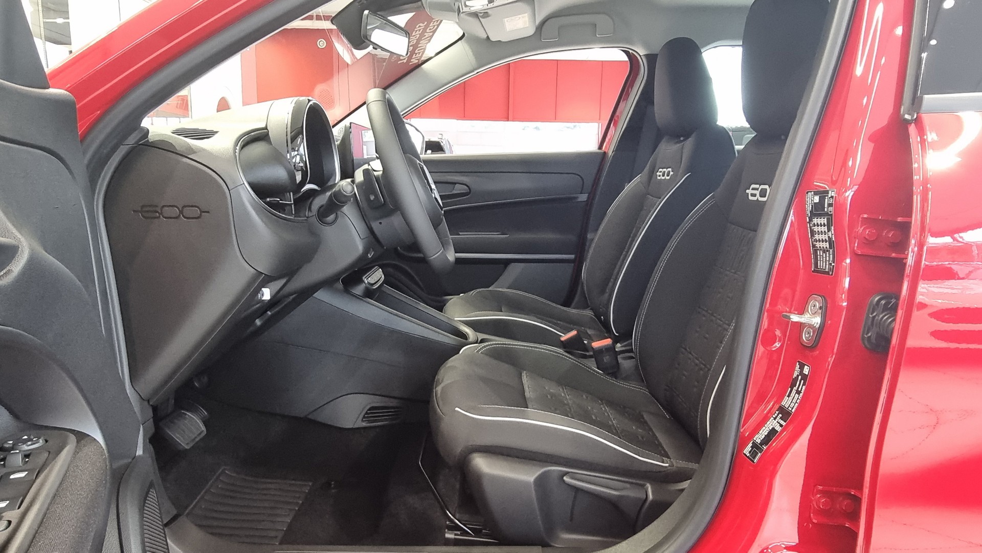 FIAT 600 1.2 Hybrid Pop-image-18