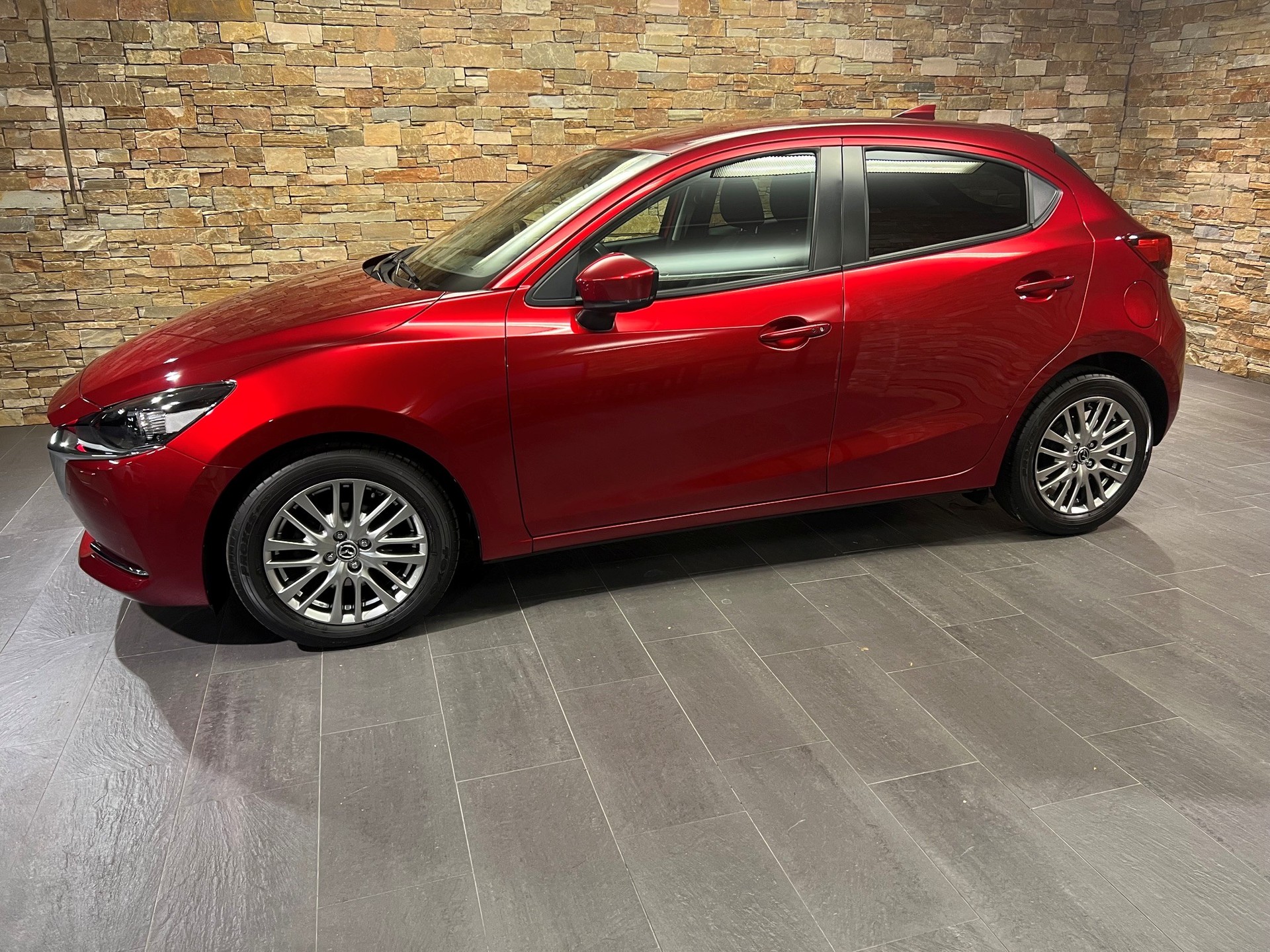 MAZDA 2 SKYACTIV-G 90 Revolution Automat-image-2