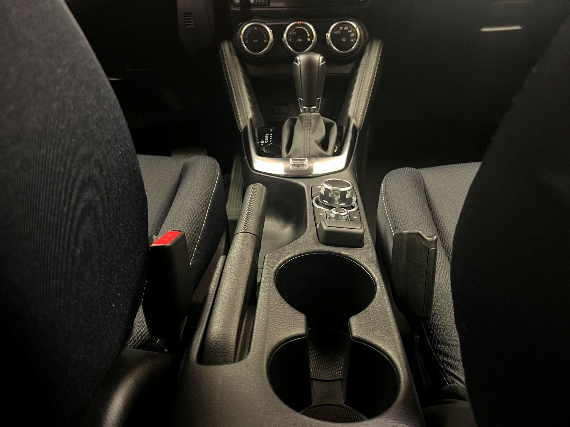MAZDA 2 SKYACTIV-G 90 Revolution Automat-image-11