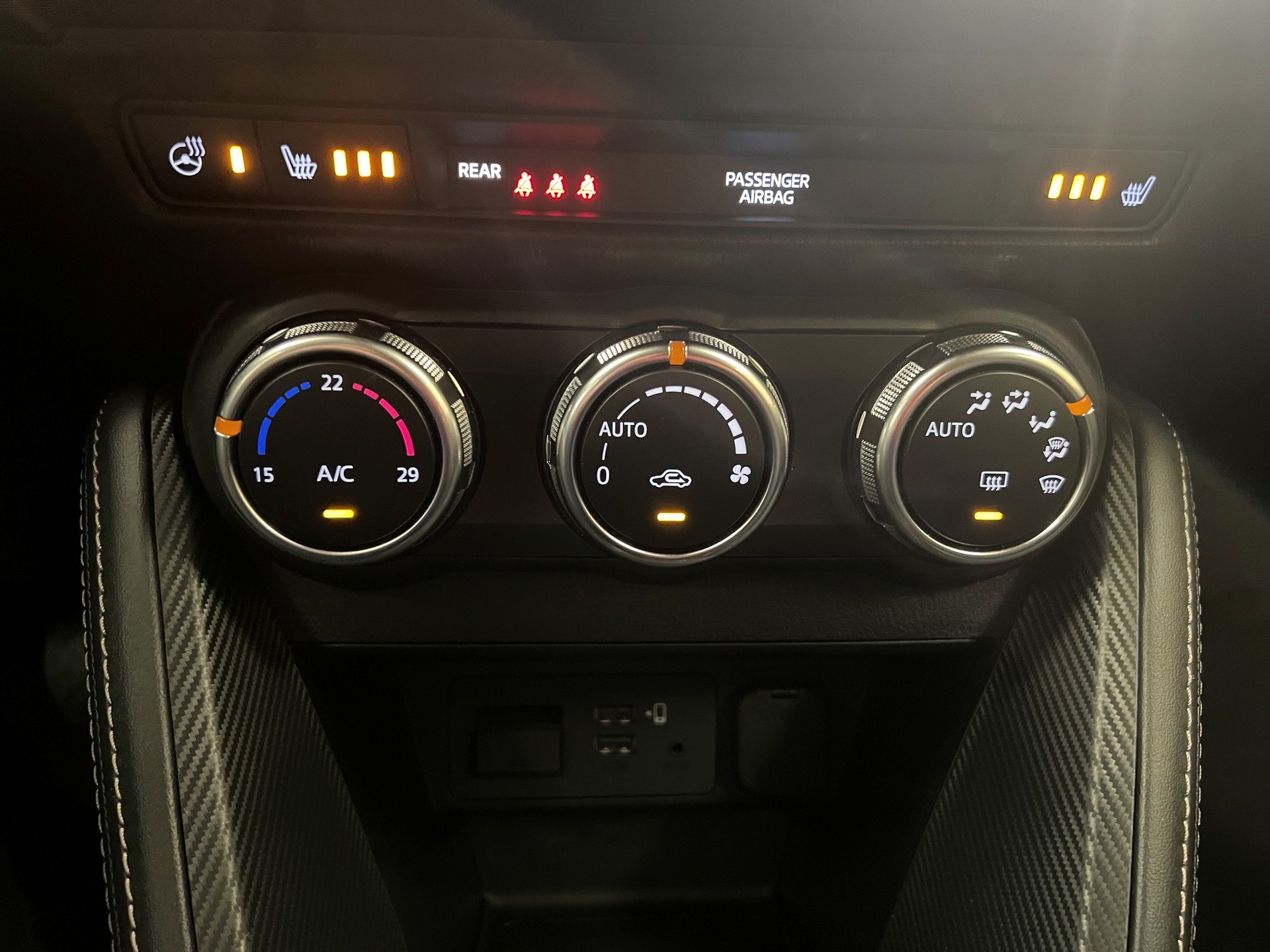 MAZDA 2 SKYACTIV-G 90 Revolution Automat-image-19