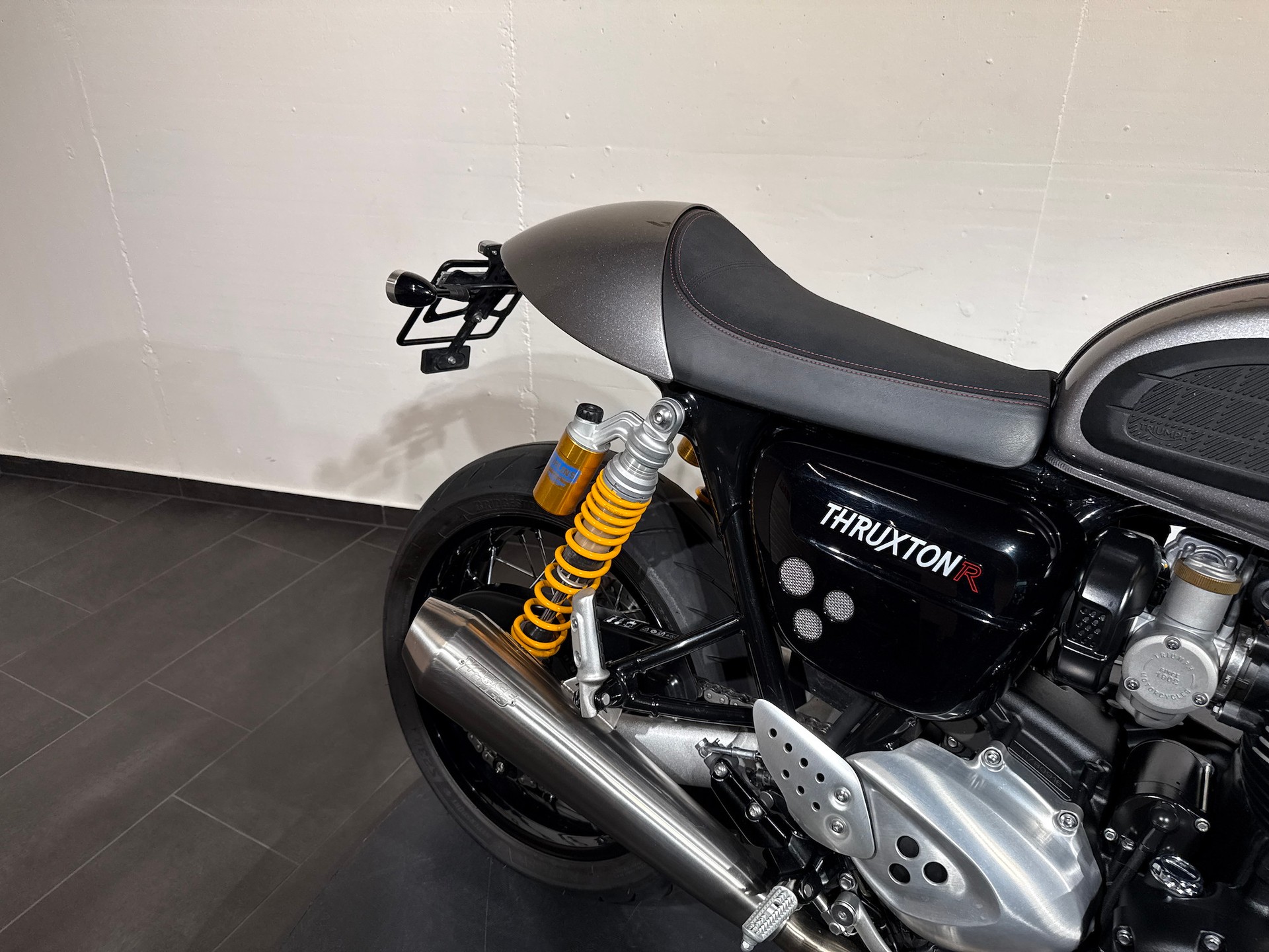 TRIUMPH Thruxton 1200 R-image-8