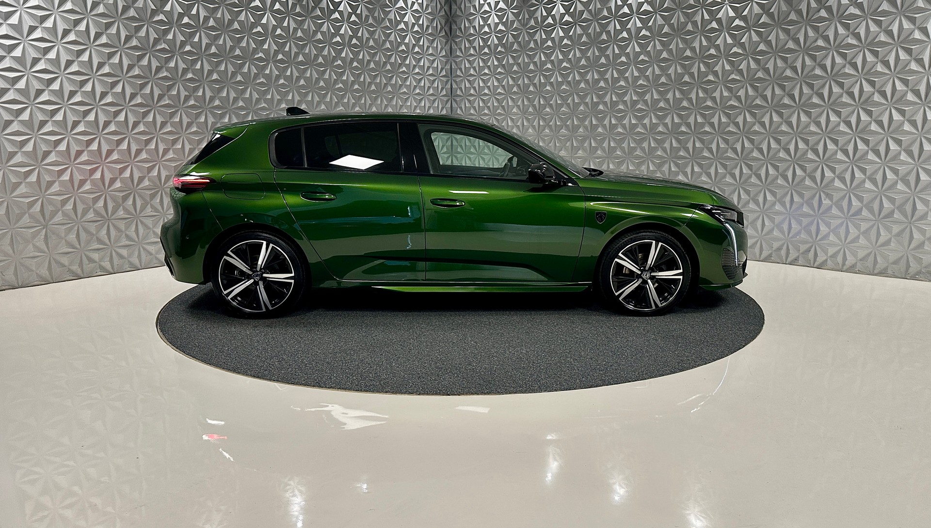 PEUGEOT 308 1.2 Pure Tech GT Pack EAT8-showroom-element-3
