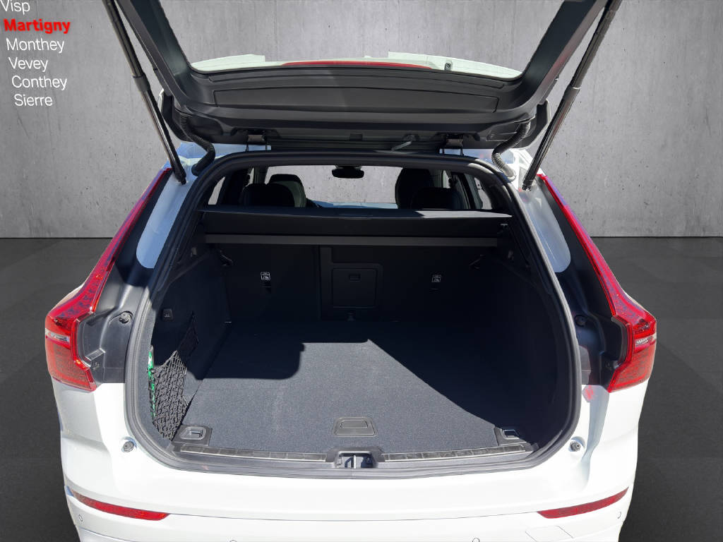VOLVO XC60 2.0 T6 TE XCENTRIC eAWD-image-15