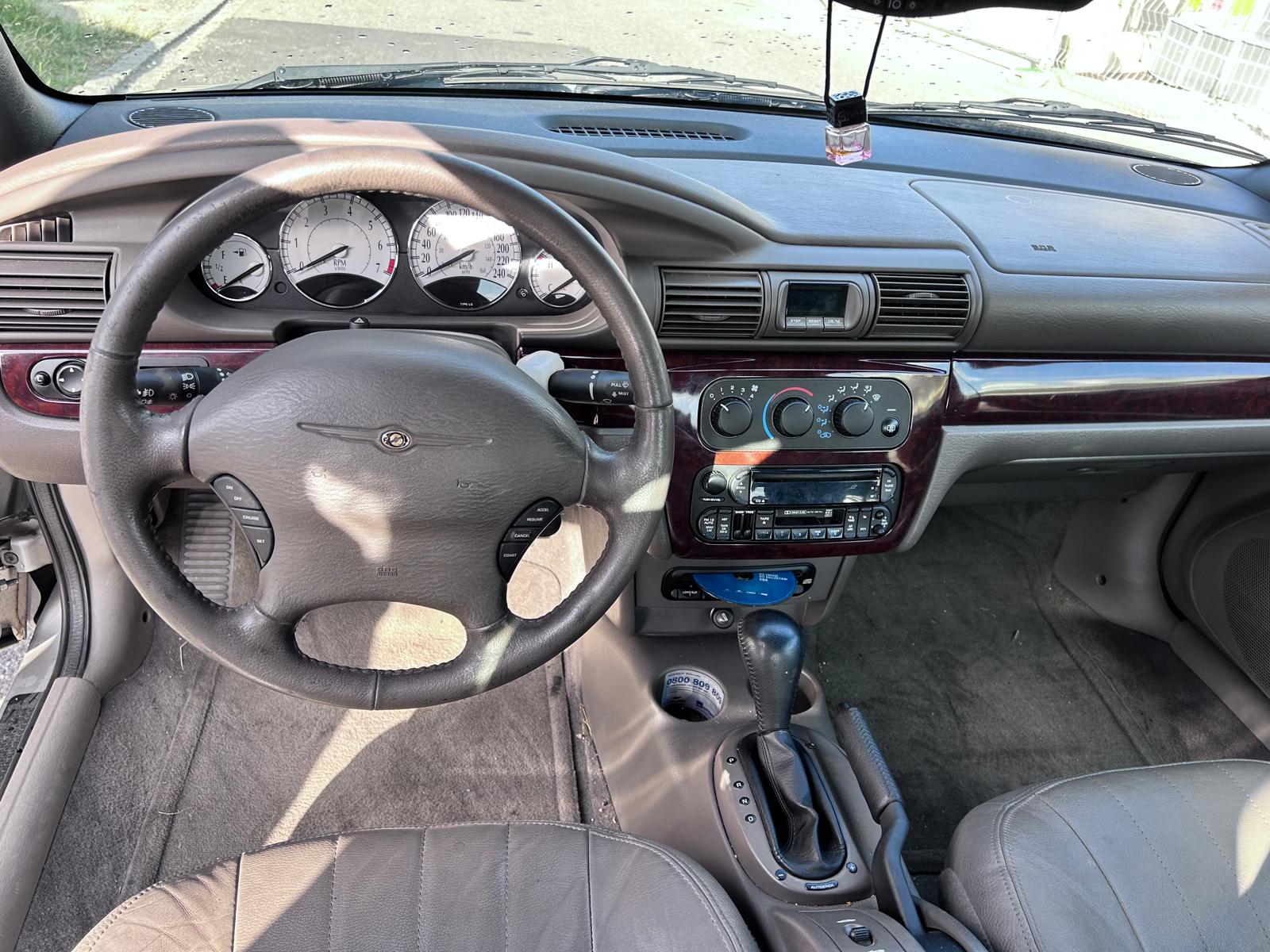 CHRYSLER Sebring 2.7 V6 Touring (LX)-image-8