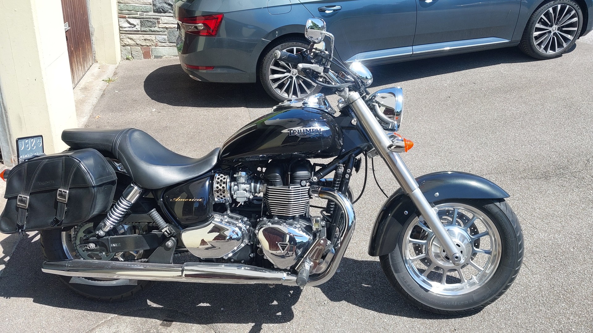 TRIUMPH America 900 i-image-1