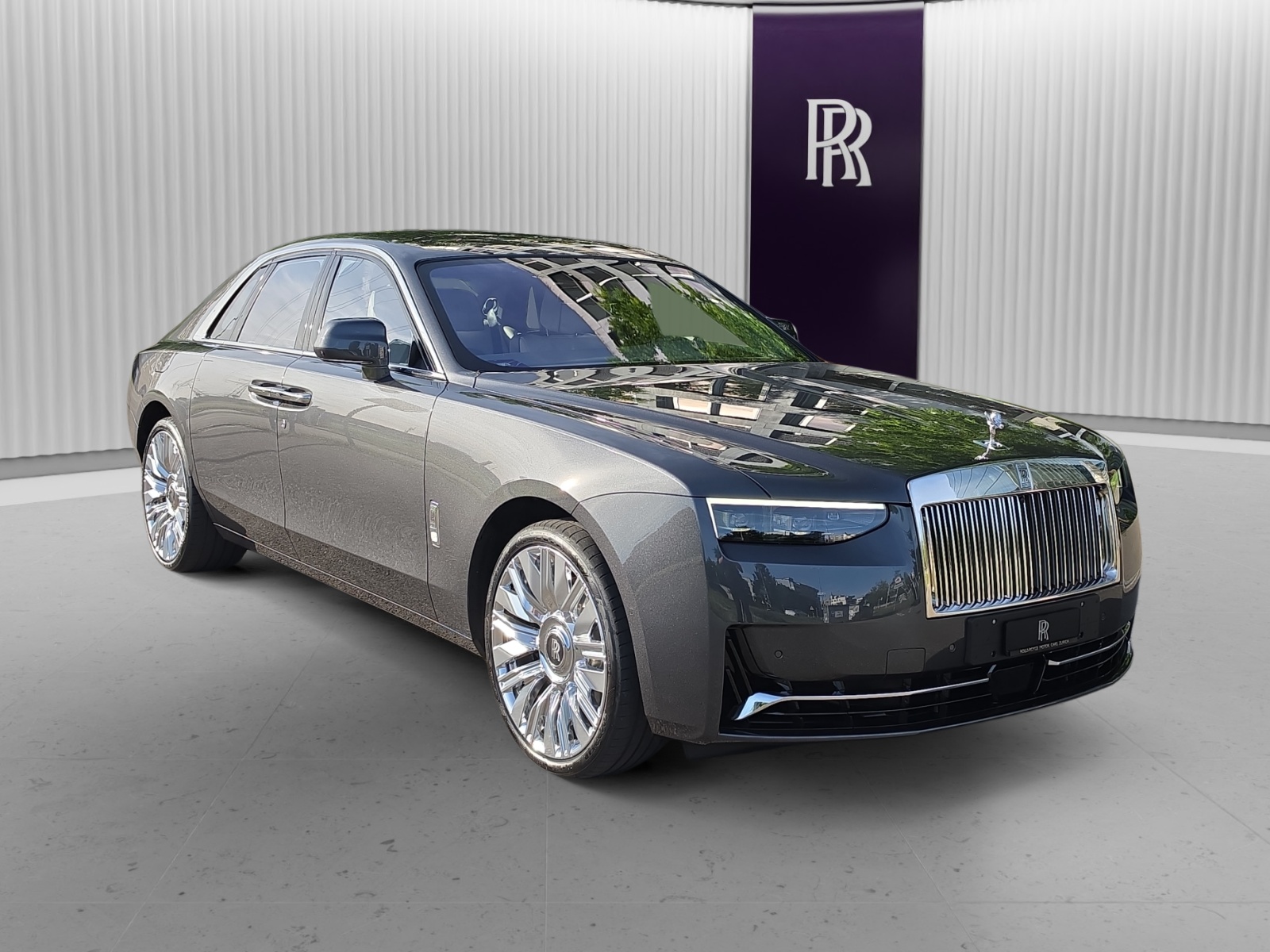 ROLLS-ROYCE Ghost II - Neuwagen-showroom-element-2