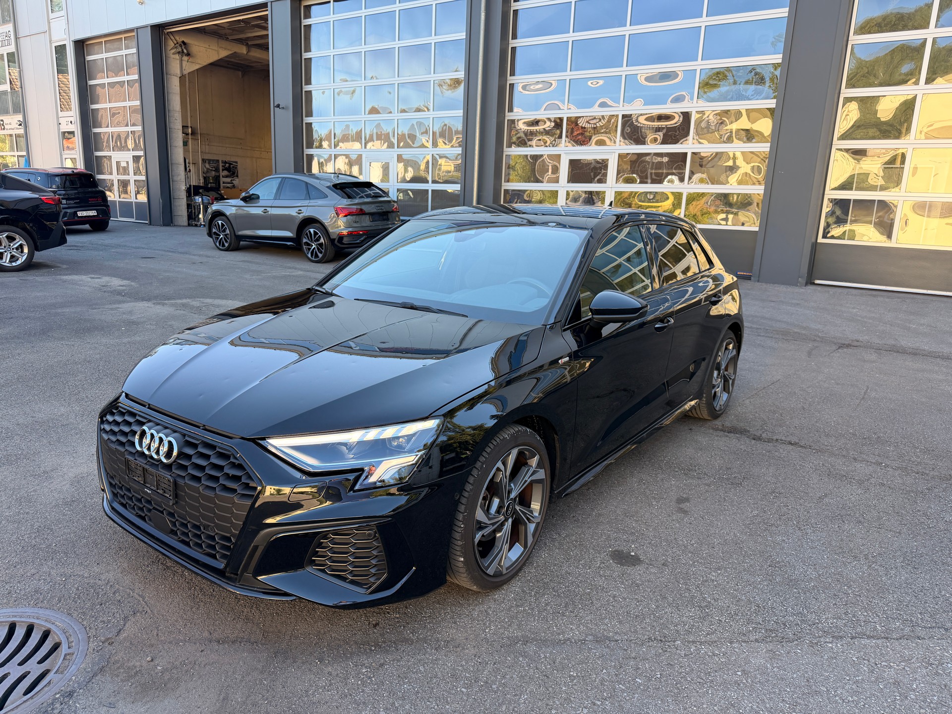 AUDI A3 Sportback 35 TFSI S line Attraction S-tronic-showroom-element-3