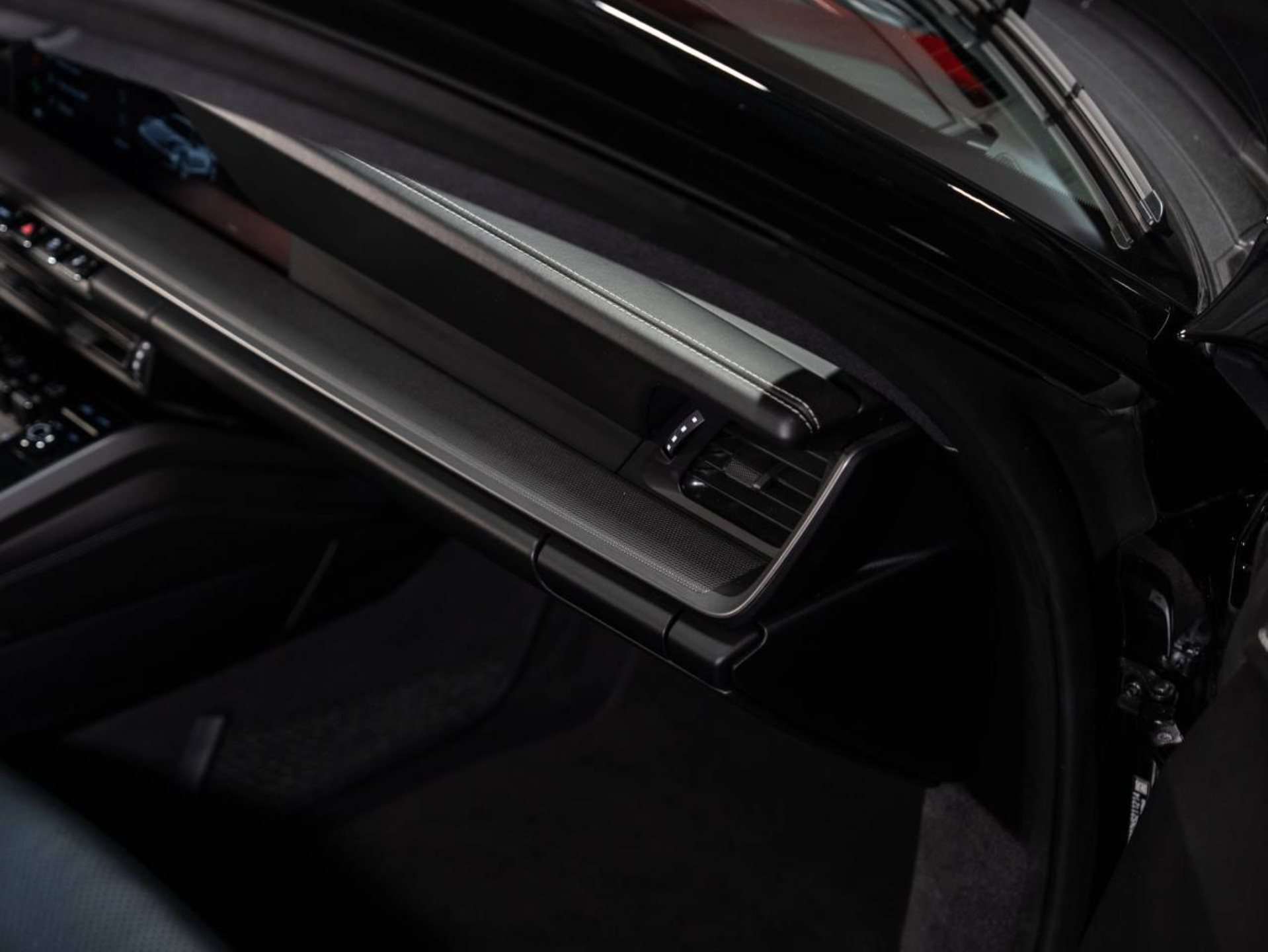 PORSCHE 911 Carrera 4S (MY22)-image-10