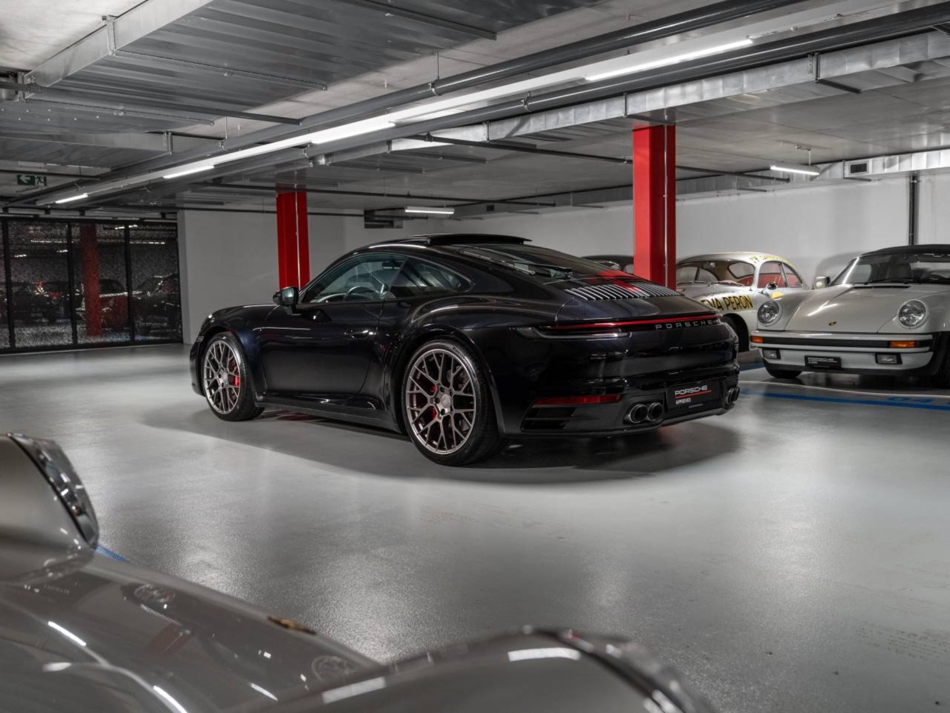 PORSCHE 911 Carrera 4S (MY22)-showroom-element-2