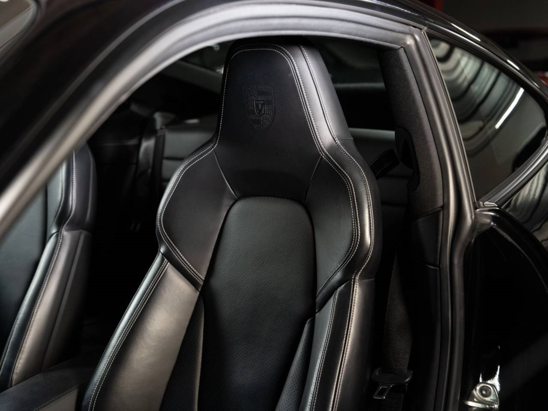 PORSCHE 911 Carrera 4S (MY22)-image-14