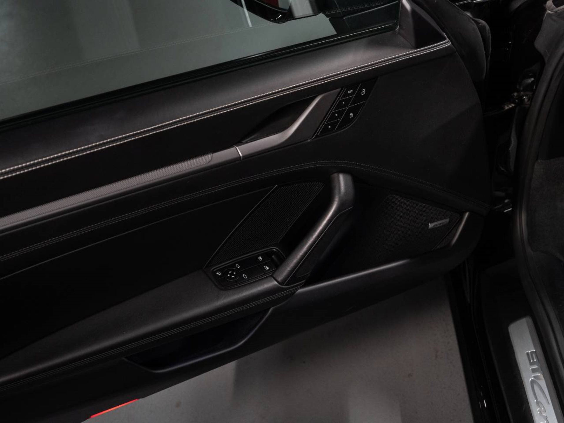 PORSCHE 911 Carrera 4S (MY22)-image-16