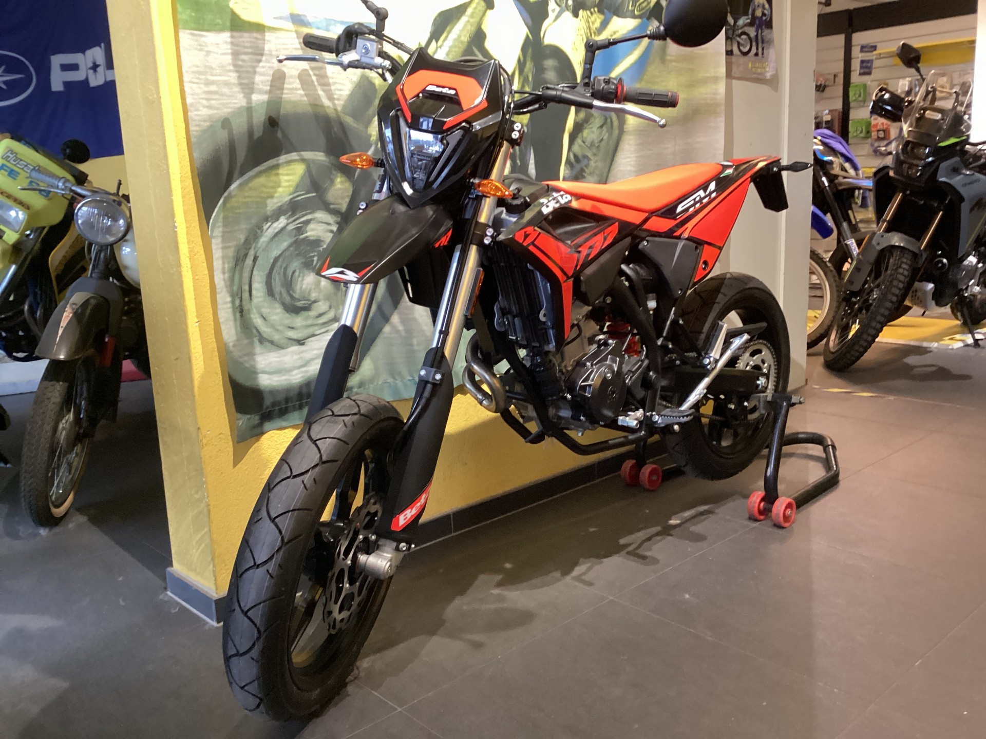 BETA 4T 125 T Motard-image-0