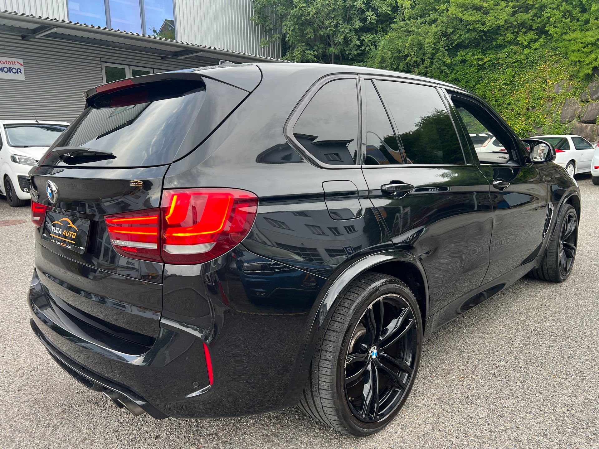 BMW X5M-image-5