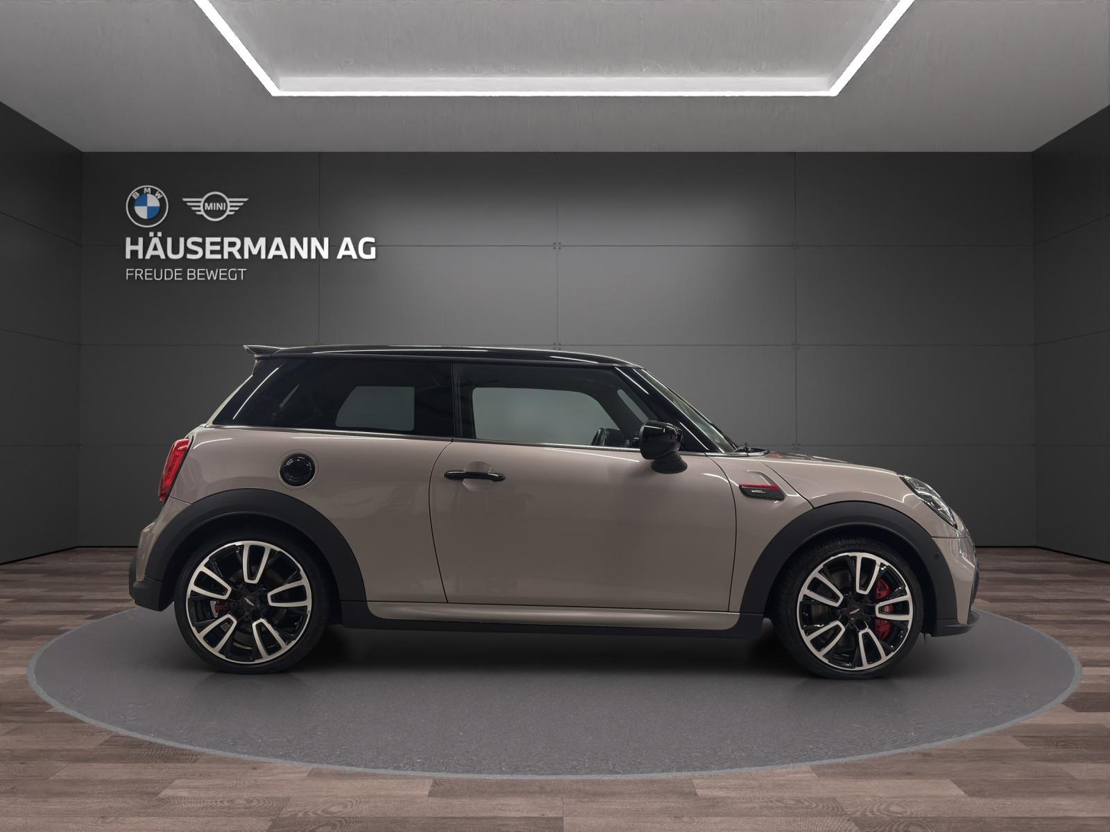 MINI John Cooper Works-showroom-element-3