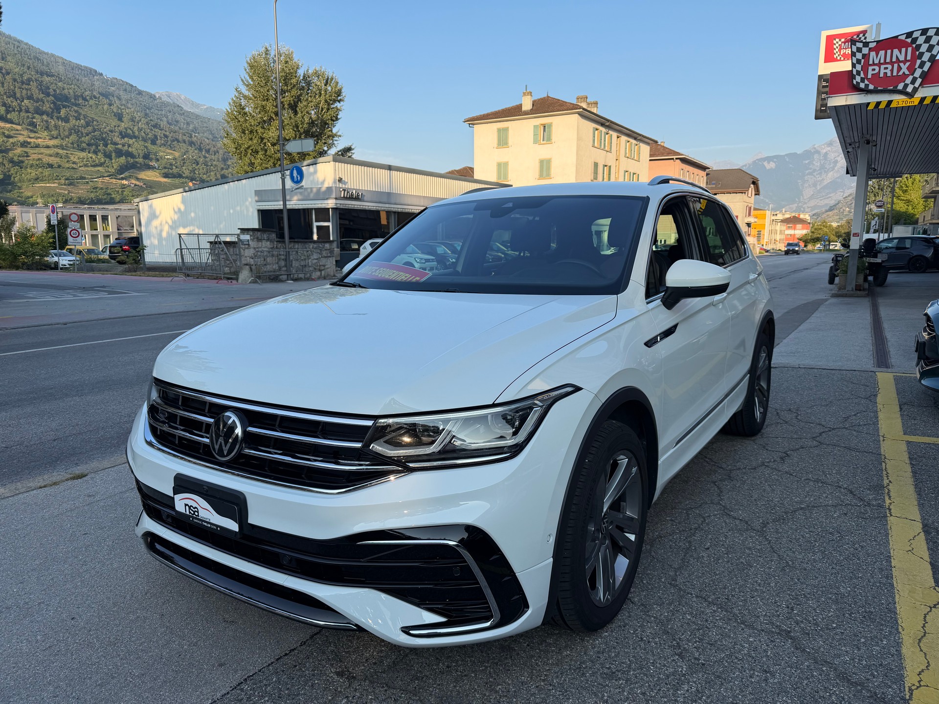 VW Tiguan 2.0TSI R-Line 4Motion DSG-showroom-element-2