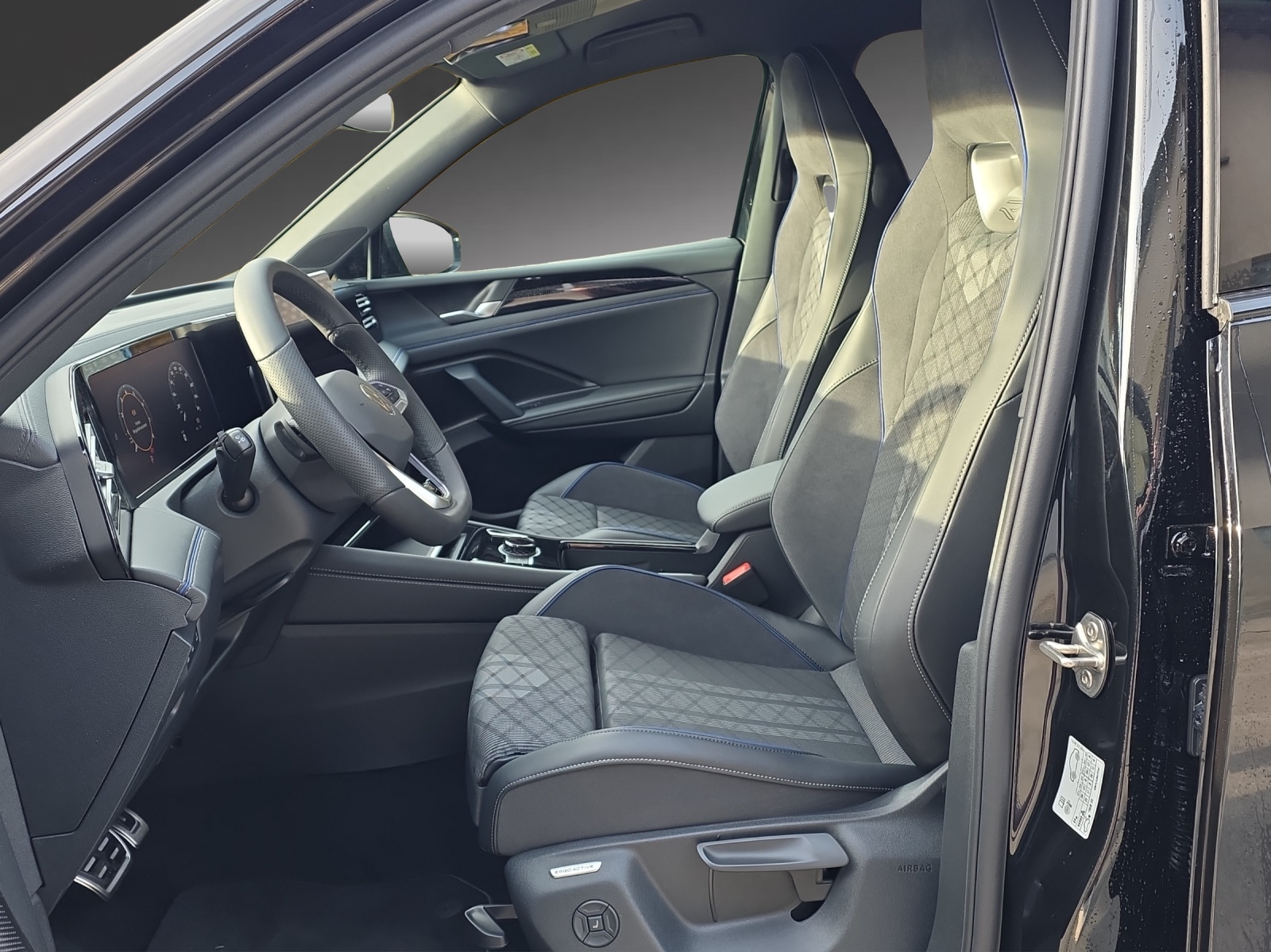 VW Tiguan 2.0 TSI DSG R-Line United 4Motion-image-5
