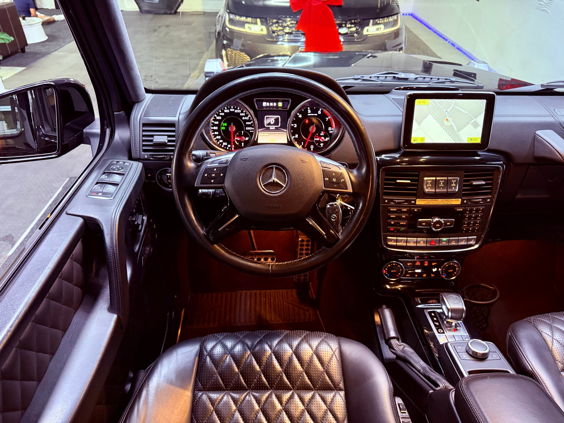MERCEDES-BENZ G 63 AMG Automatic-image-14