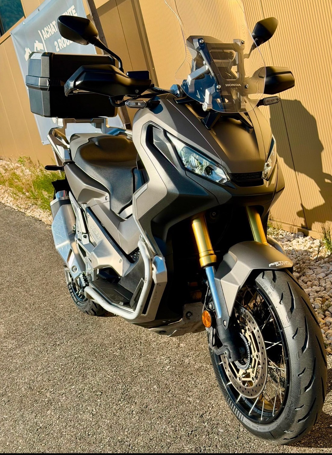 HONDA X-ADV 750 ABS-image-2