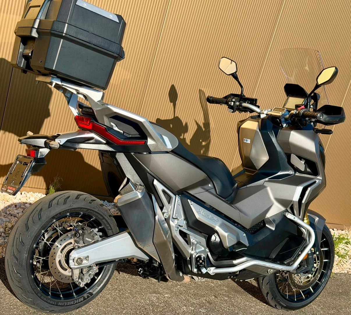 HONDA X-ADV 750 ABS-image-1