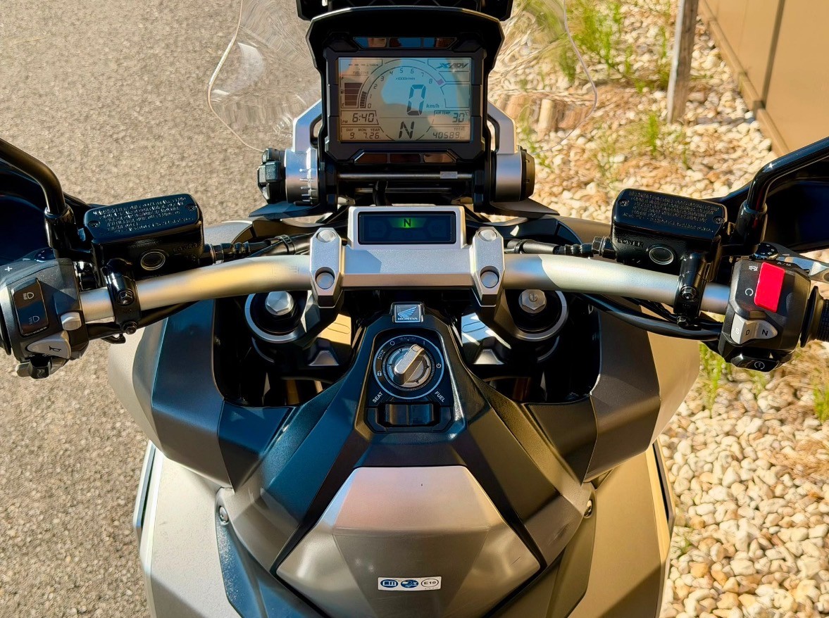 HONDA X-ADV 750 ABS-image-3