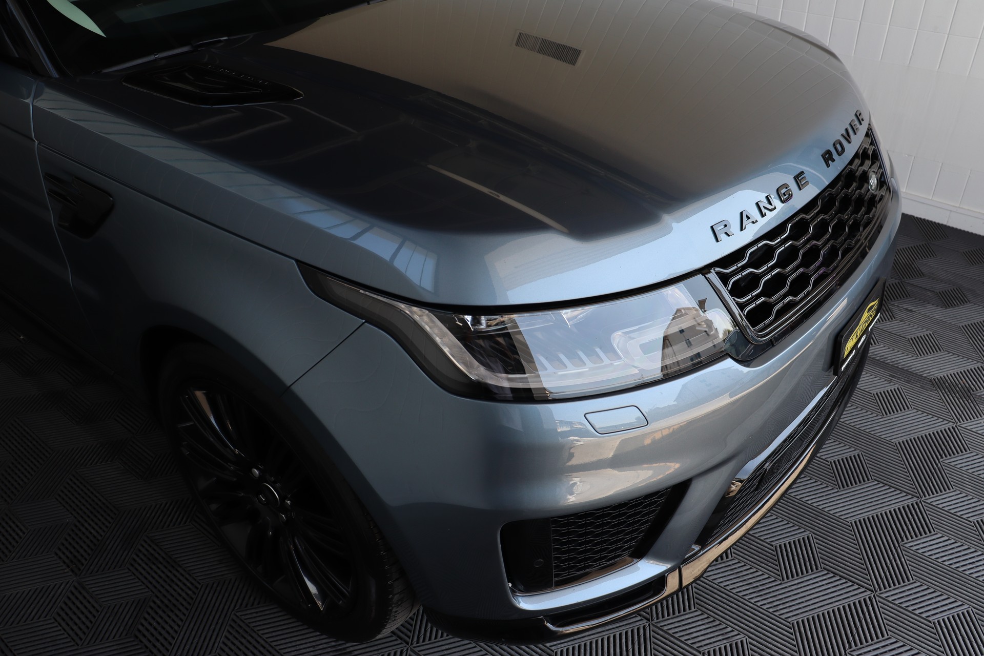 LAND ROVER Range Rover Sport 3.0 SDV6 HSE Dynamic Automatic-showroom-element-2