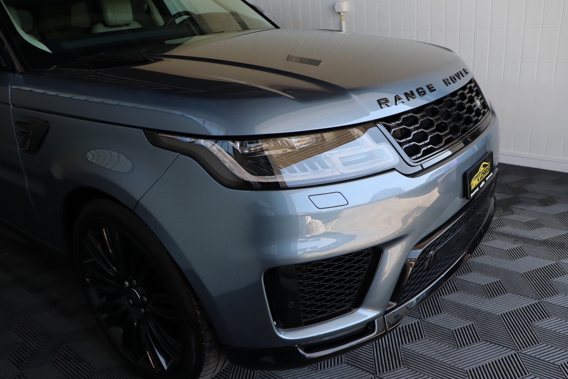 LAND ROVER Range Rover Sport 3.0 SDV6 HSE Dynamic Automatic-showroom-element-3