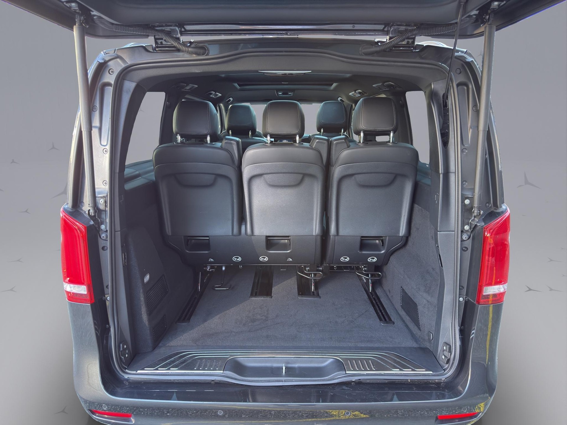 MERCEDES-BENZ V 300 d Avantgarde lang Van-image-17