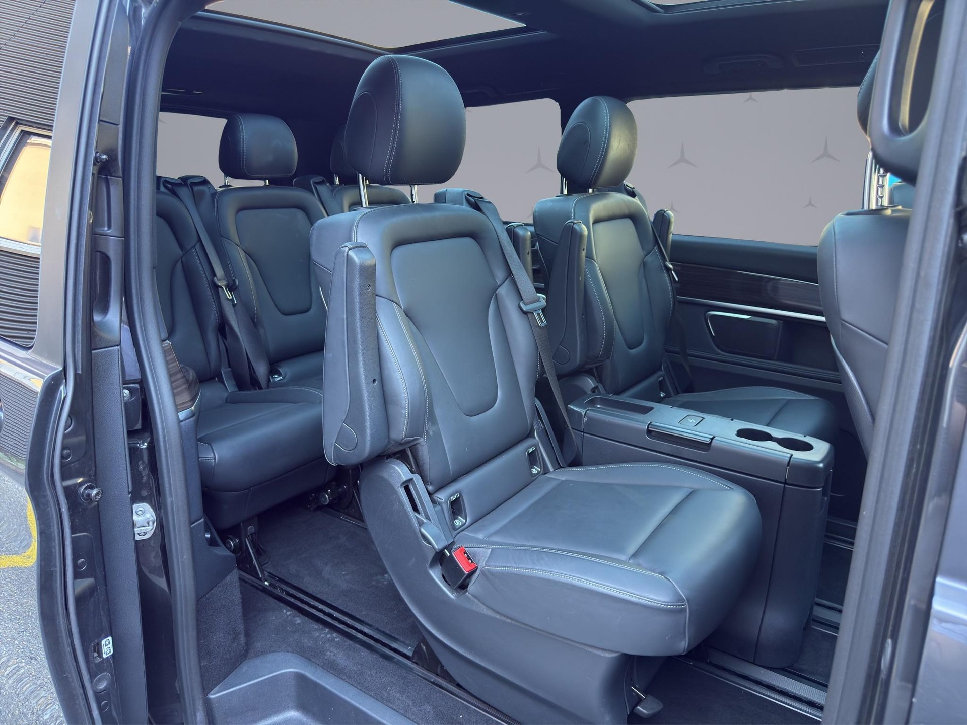 MERCEDES-BENZ V 300 d Avantgarde lang Van-image-16