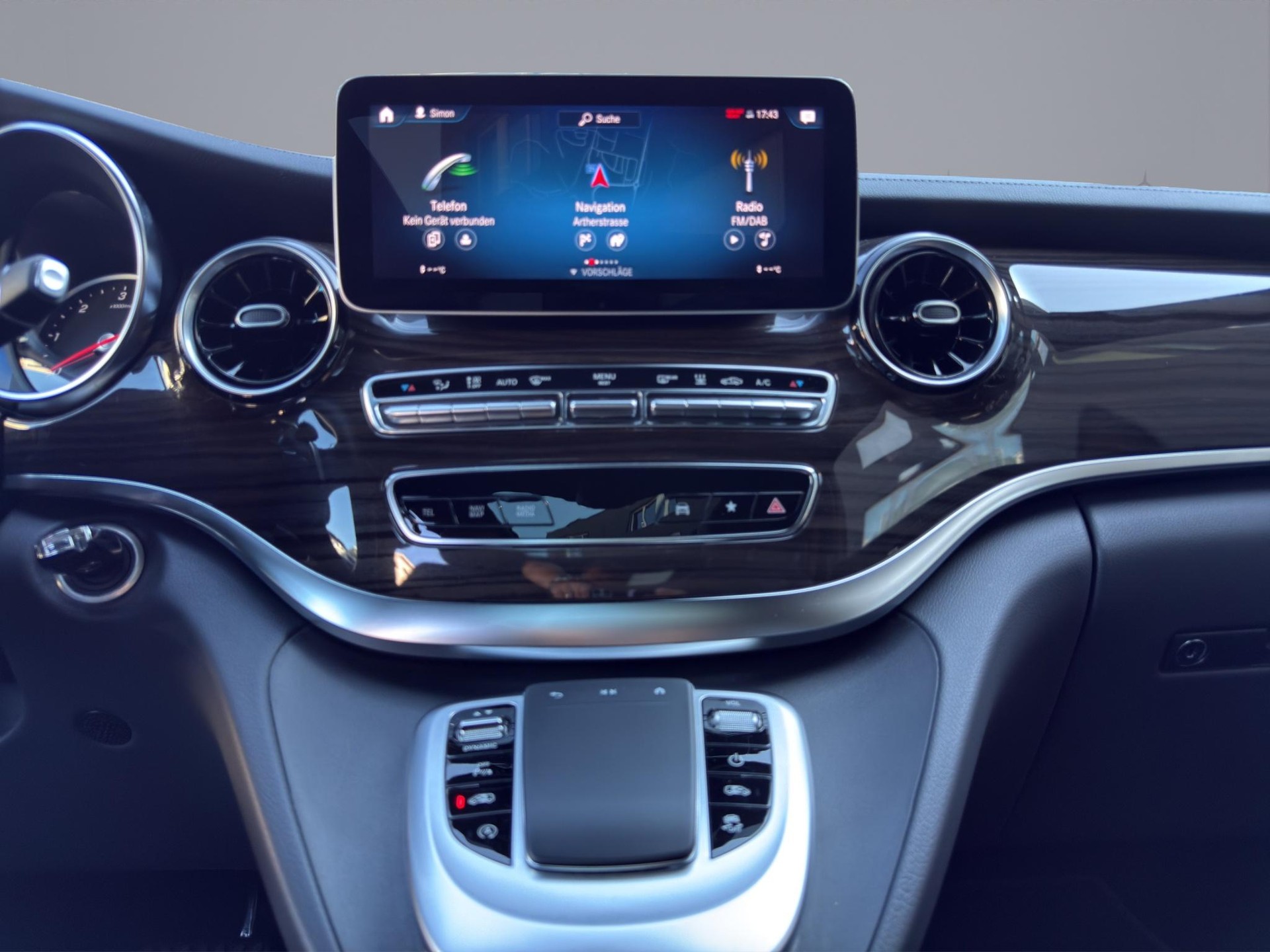 MERCEDES-BENZ V 300 d Avantgarde lang Van-image-13