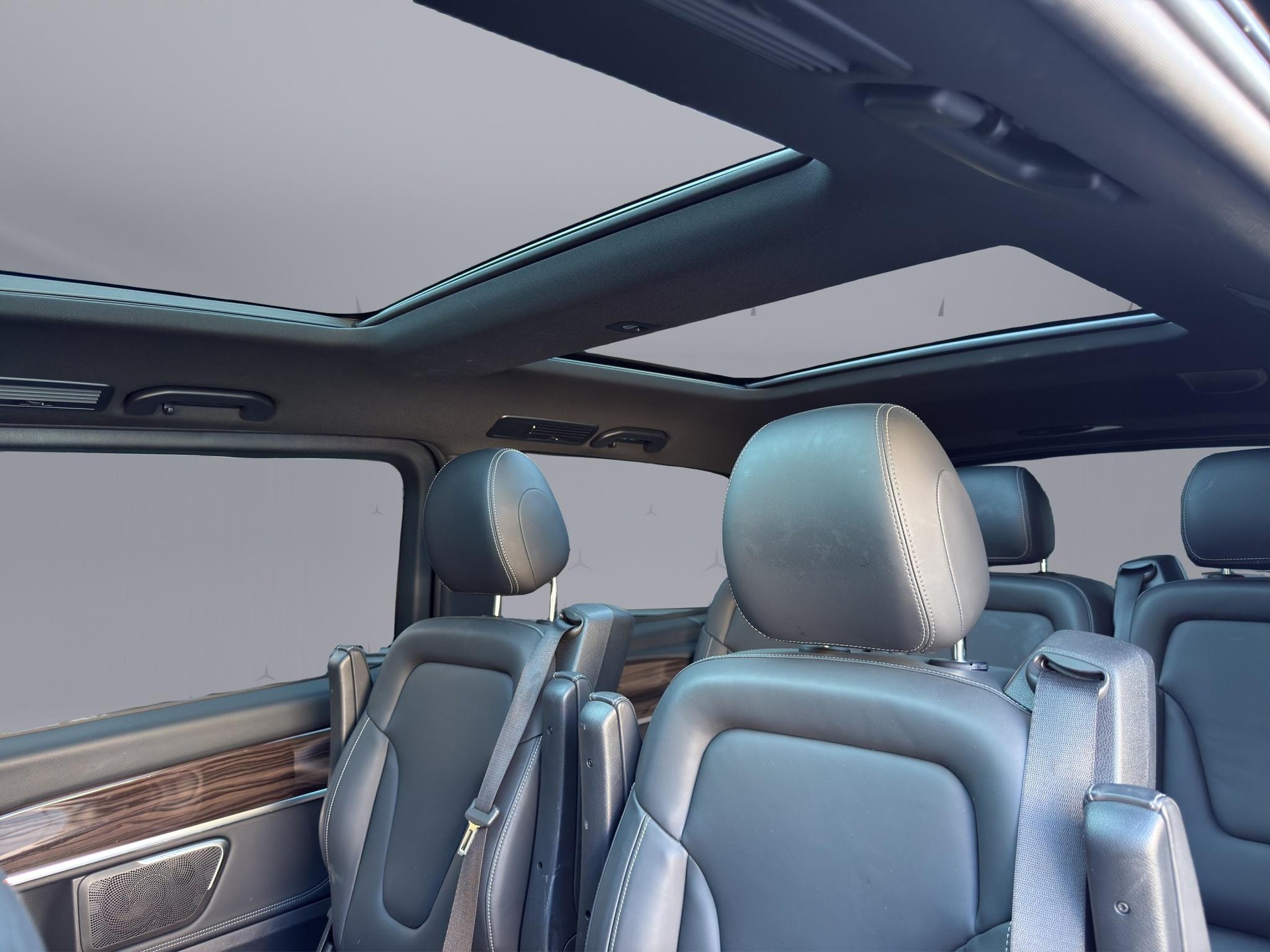 MERCEDES-BENZ V 300 d Avantgarde lang Van-image-19