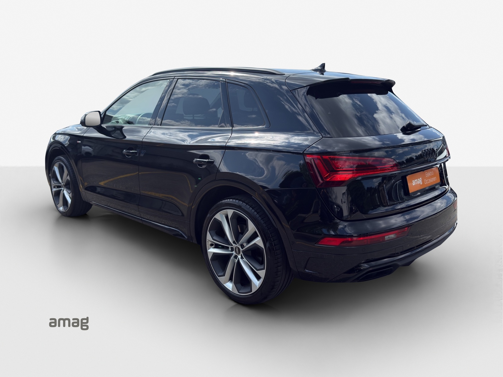 AUDI Q5 40 TDI Black Edition quattro S-tronic-showroom-element-2