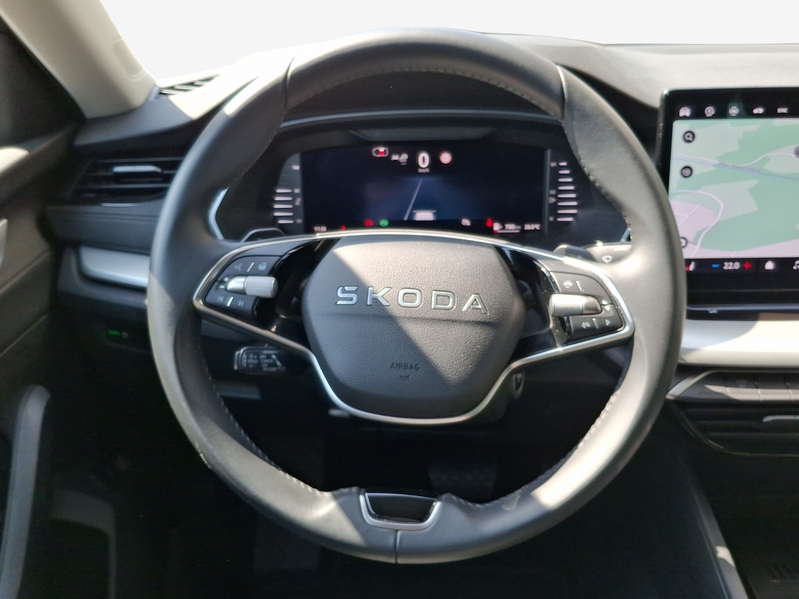 SKODA Octavia Combi 1.5 TSI mHEV DSG Dynamic-image-9