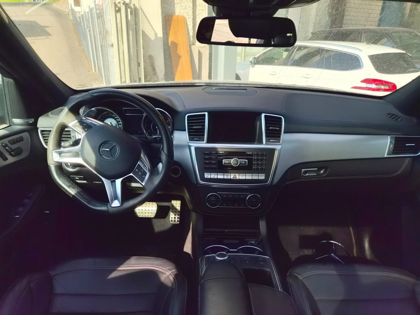 MERCEDES-BENZ ML 63 AMG 4Matic Speedshift-image-5