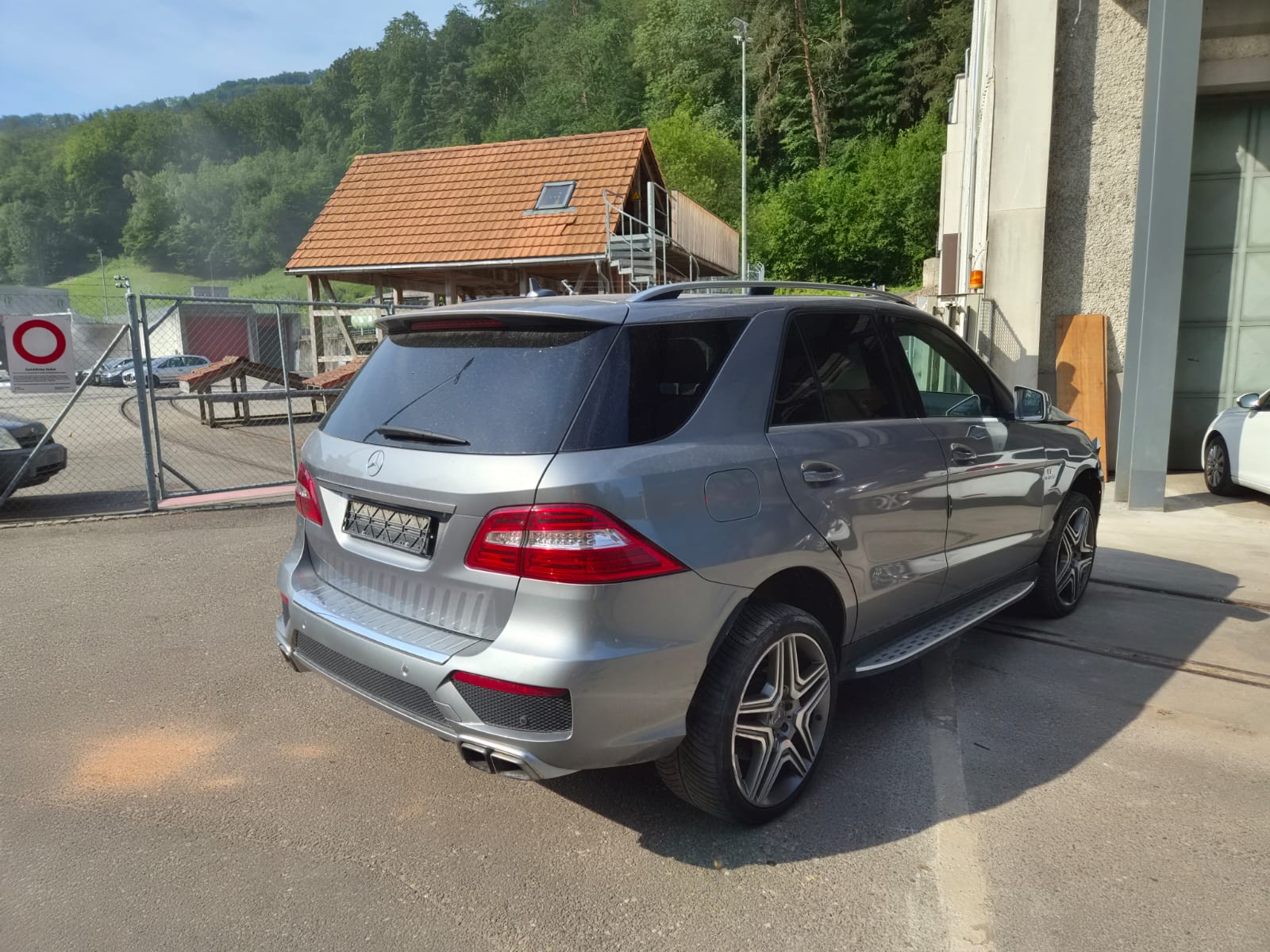 MERCEDES-BENZ ML 63 AMG 4Matic Speedshift-showroom-element-2