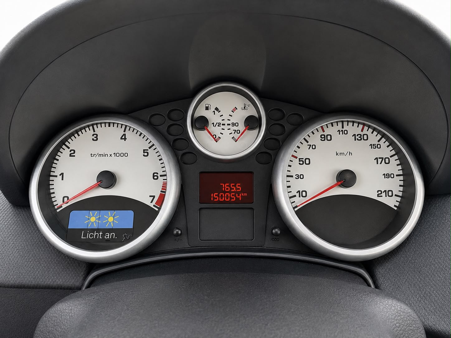 PEUGEOT 207 1.4 16V Trendy Clim'-image-9
