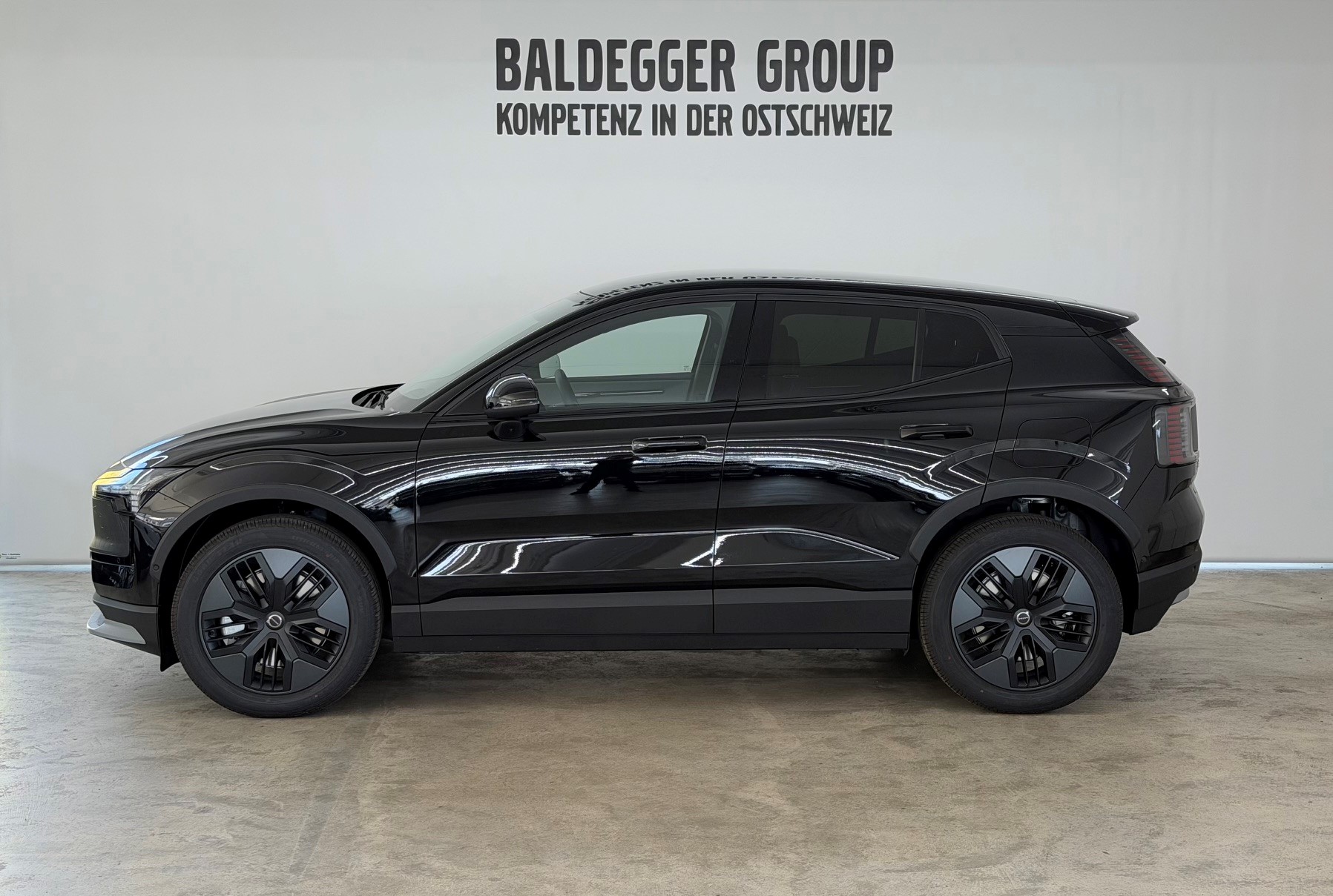 VOLVO EX 30 CC P8 Ultra AWD-showroom-element-2