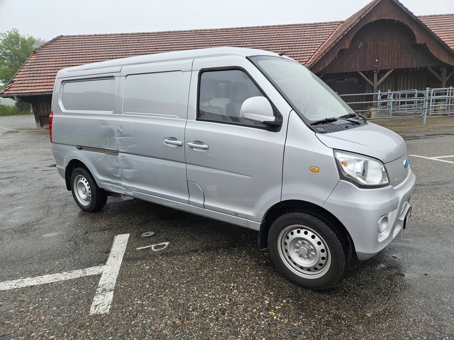 CENNTRO LOGISTAR 200 V FAHRBAR ROULABLE COTE DROIT ENDOMMAGE RECHTE SEITE BESCHADIG-image-4