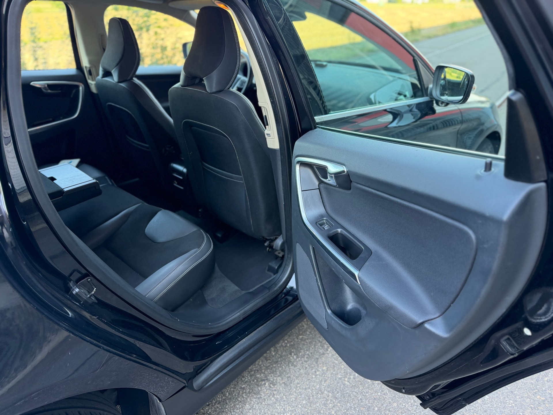 VOLVO XC60 D3 AWD Momentum Geartronic-image-10