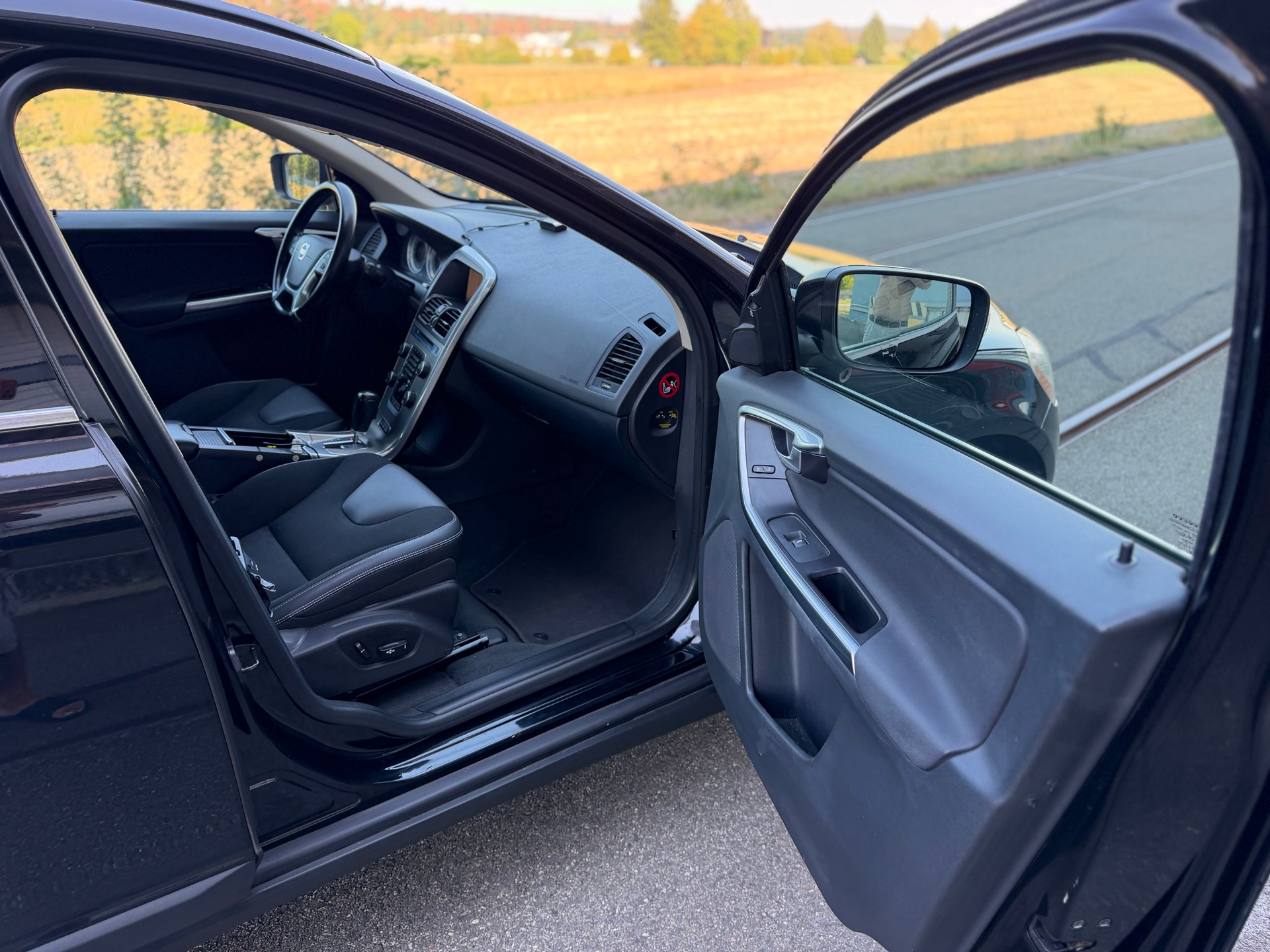 VOLVO XC60 D3 AWD Momentum Geartronic-image-13