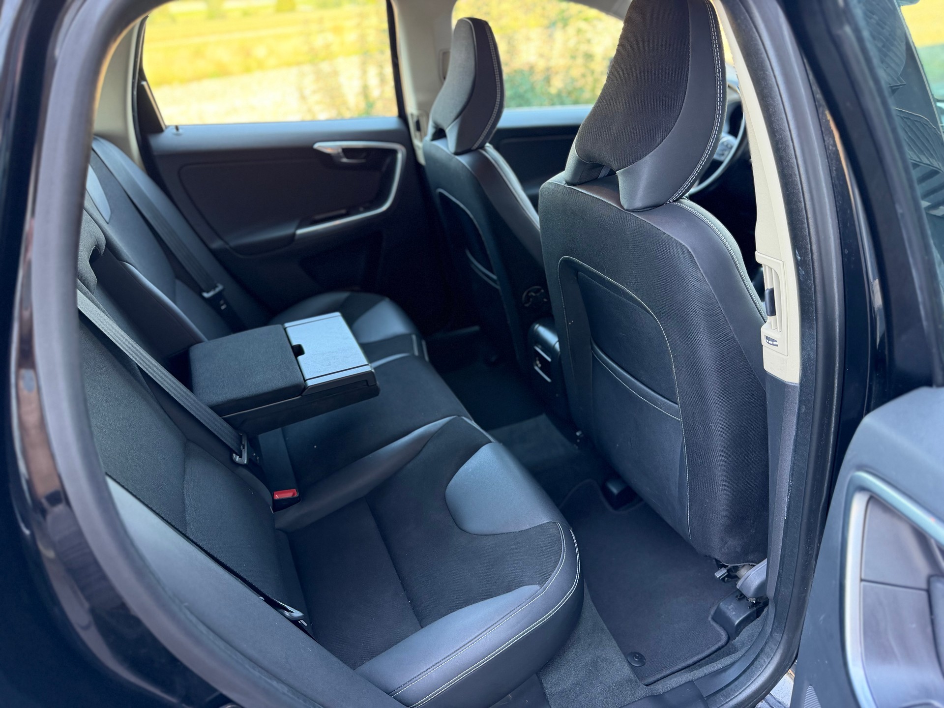 VOLVO XC60 D3 AWD Momentum Geartronic-image-11