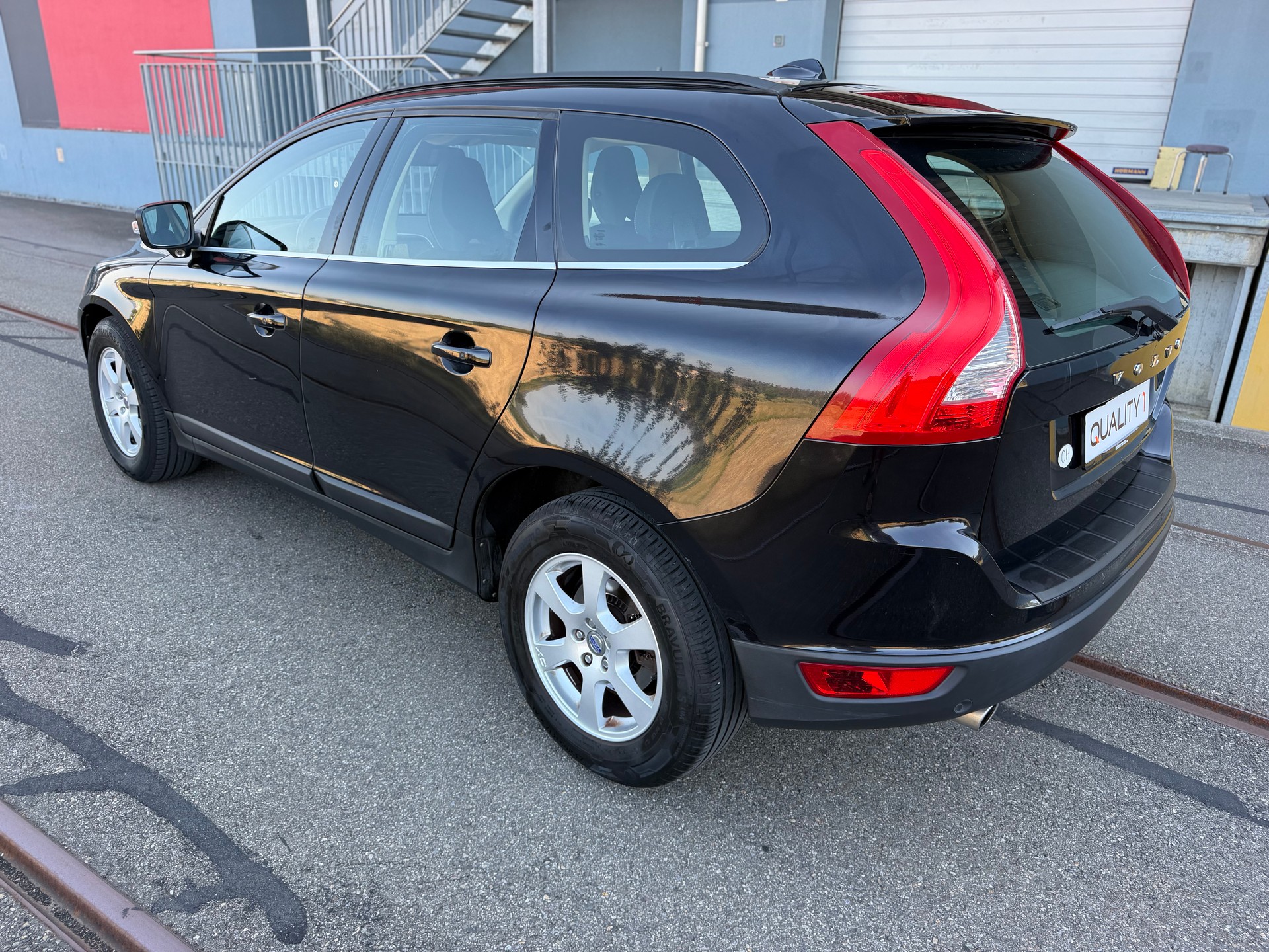 VOLVO XC60 D3 AWD Momentum Geartronic-image-6