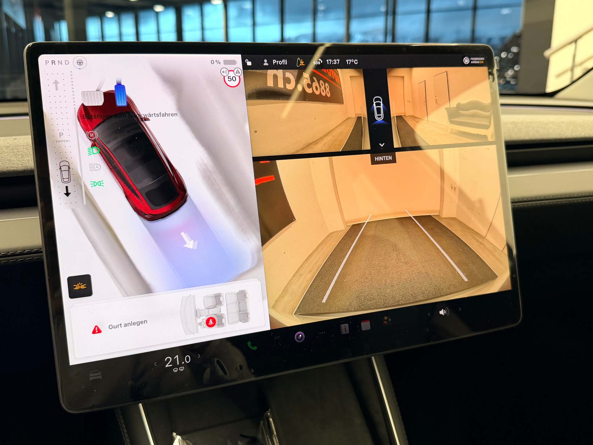 TESLA Model Y Long Range Premium AWD-image-23