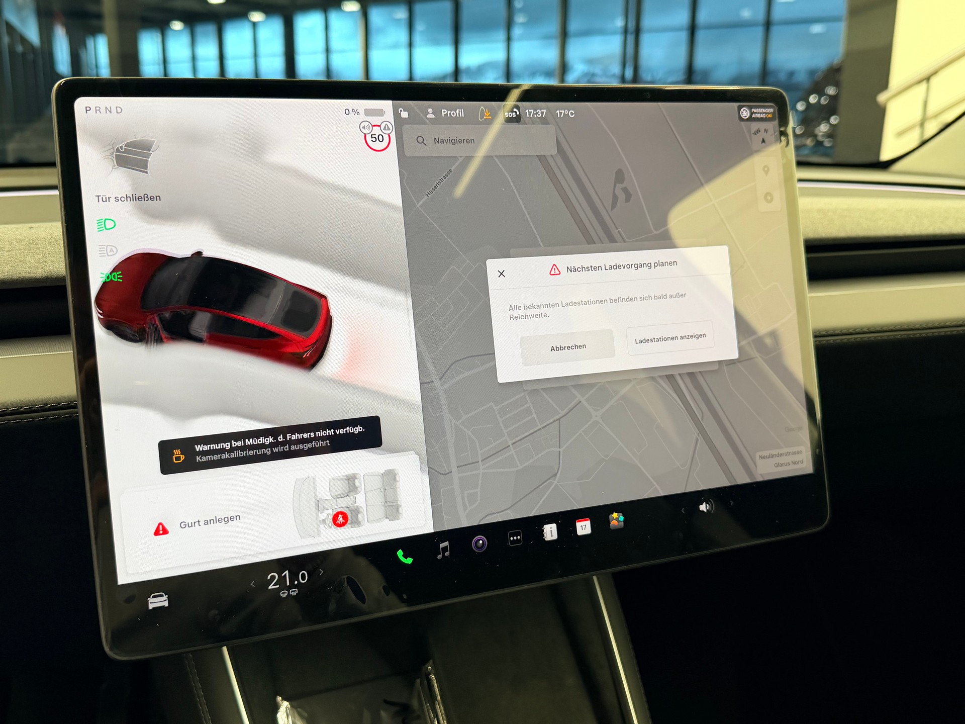 TESLA Model Y Long Range Premium AWD-image-22