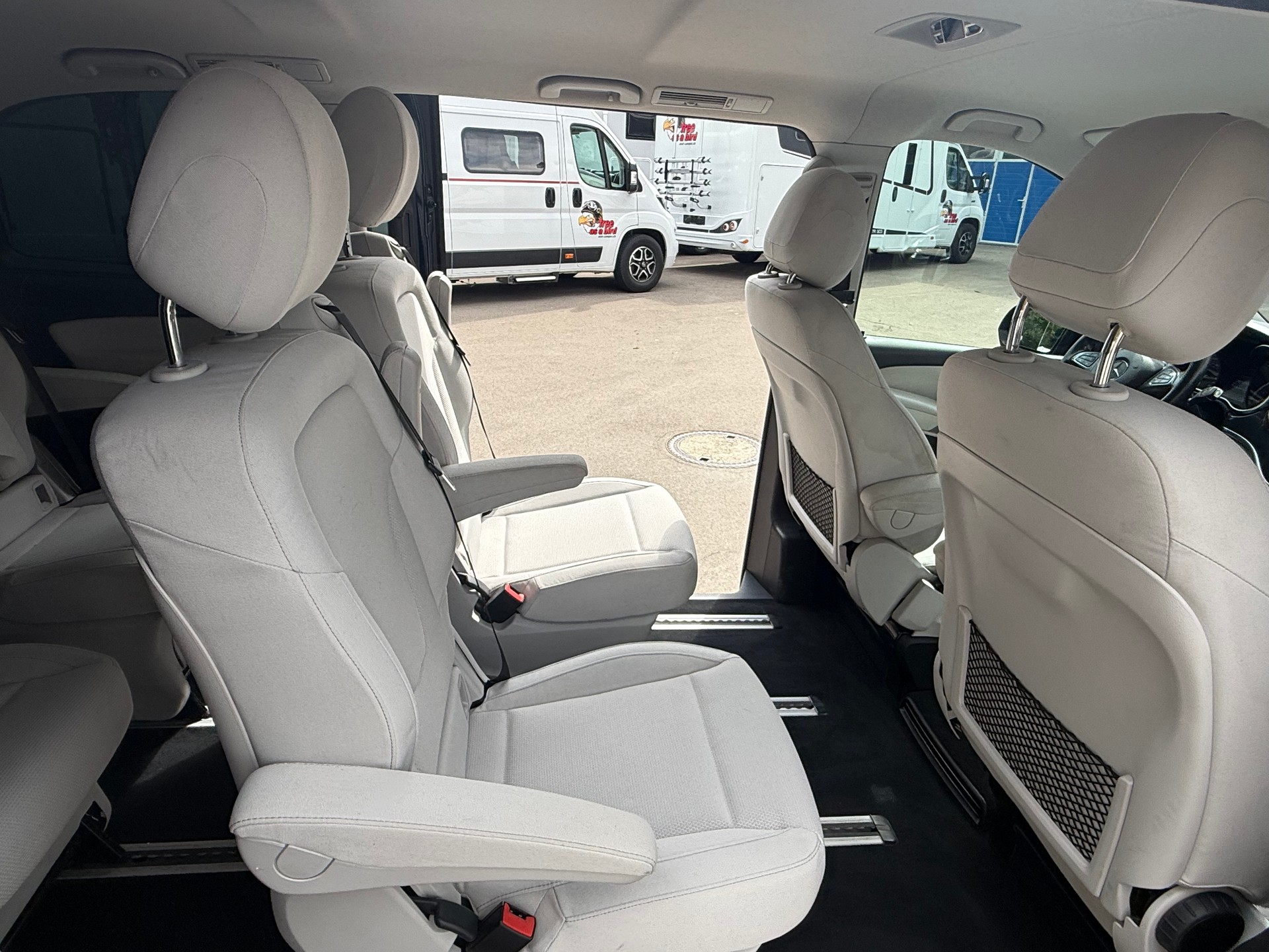 MERCEDES-BENZ V 250 d Avantgarde kompakt 4Matic 7G-Tronic-image-9