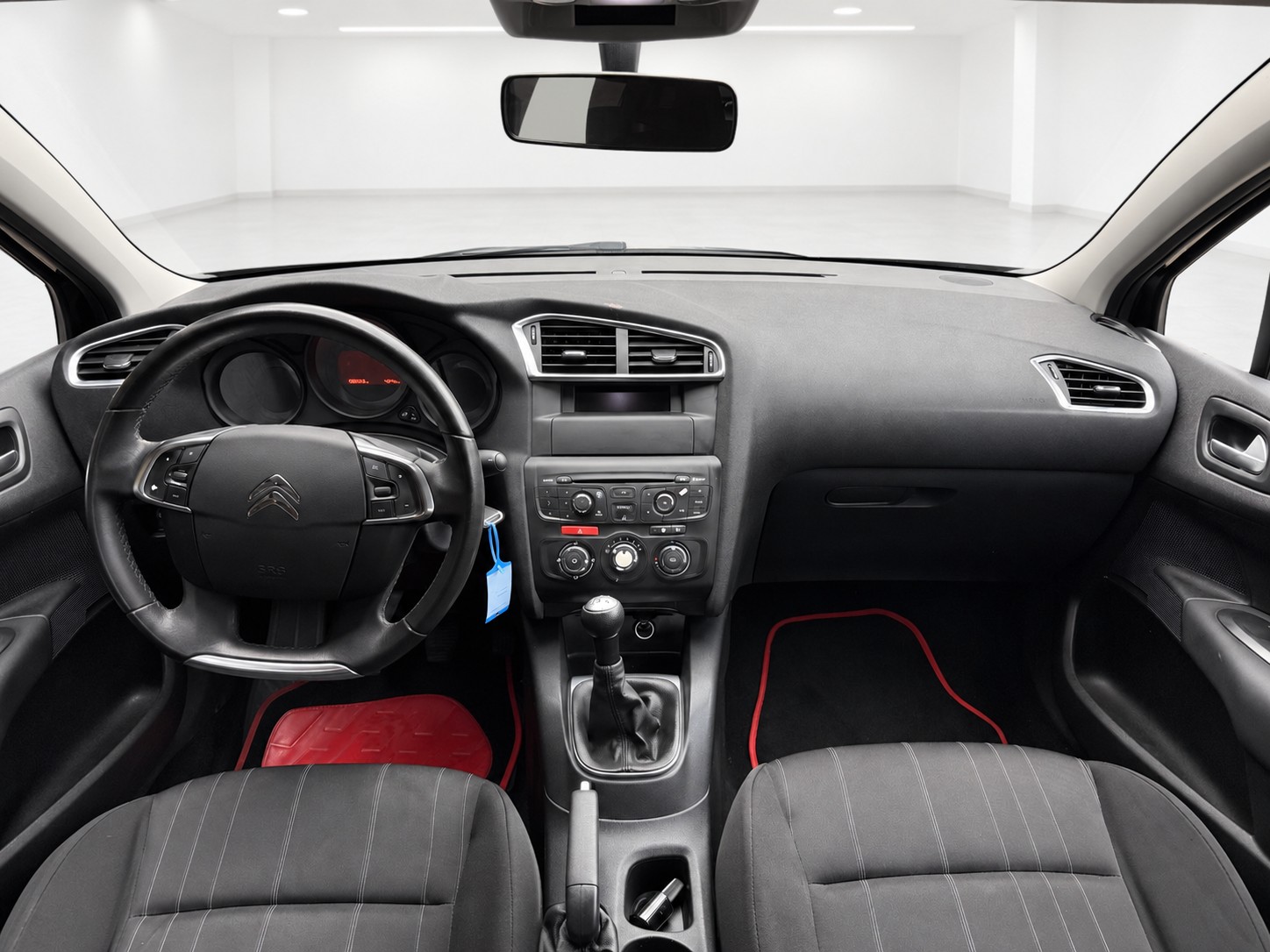 CITROEN C4 1.4 VTi Attraction-image-12