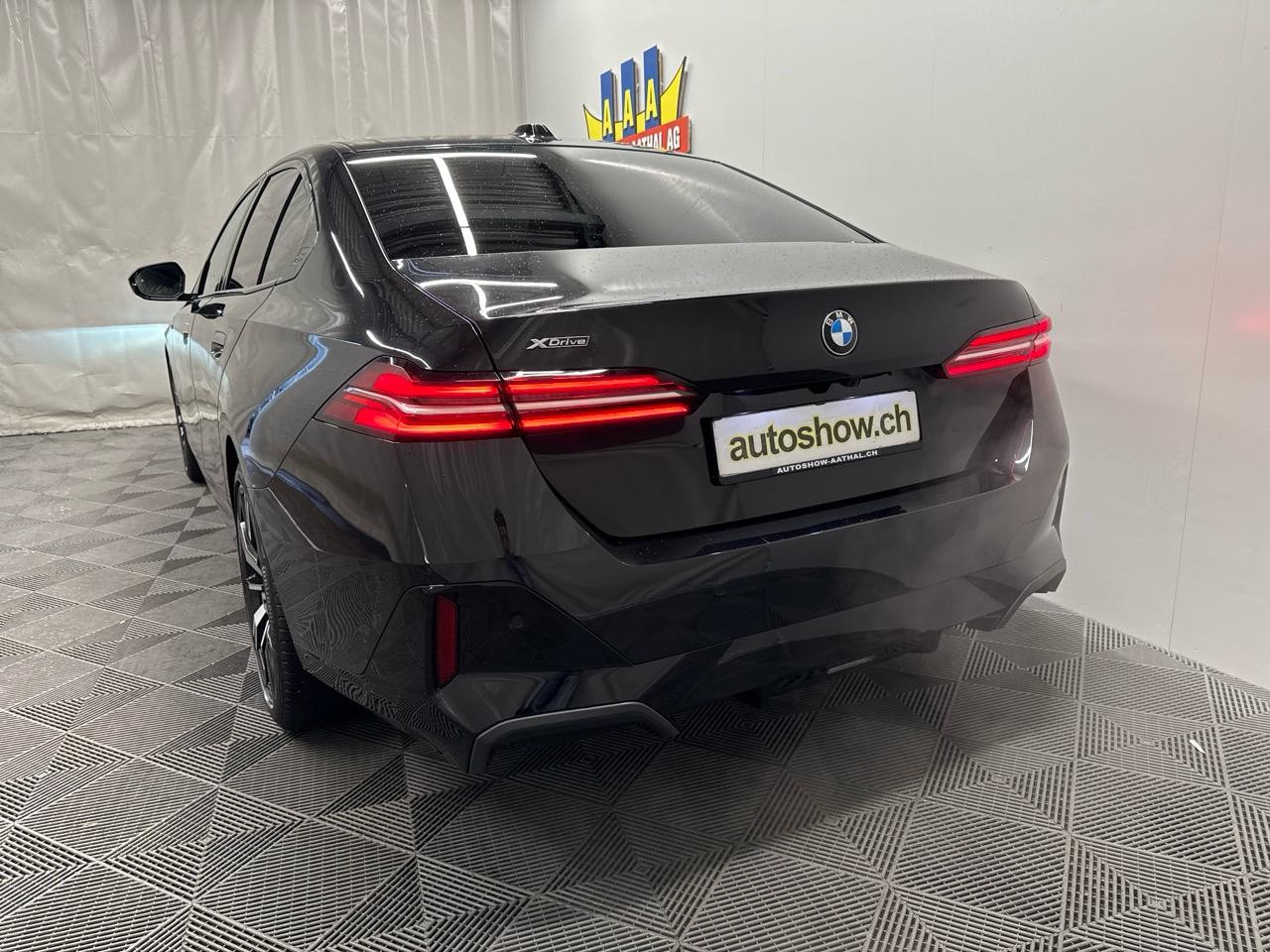 BMW 520d xDrive 48V M Sport Steptronic-image-15