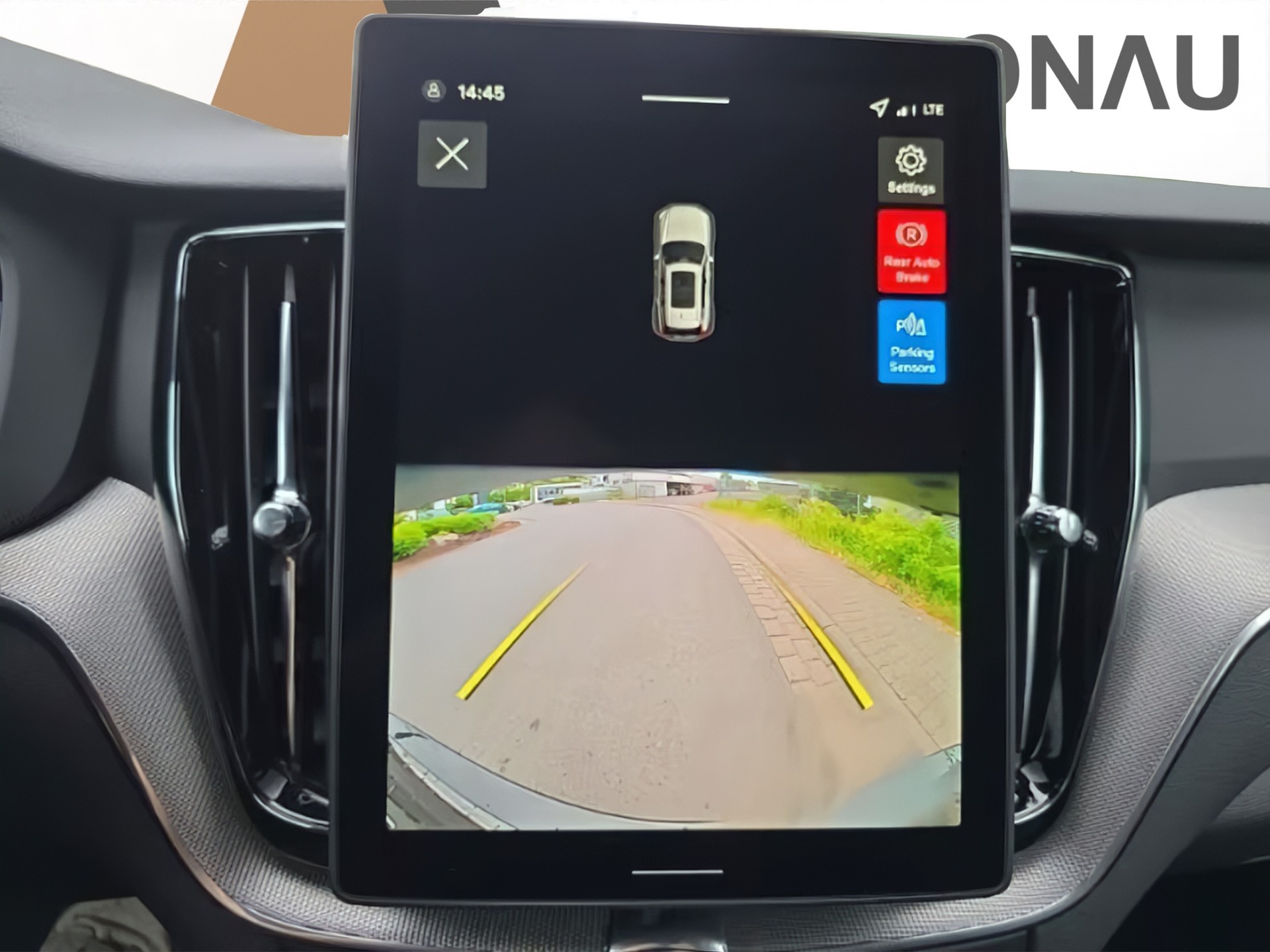 VOLVO XC60 T8 eAWD Plus Black Edition MY26-image-18